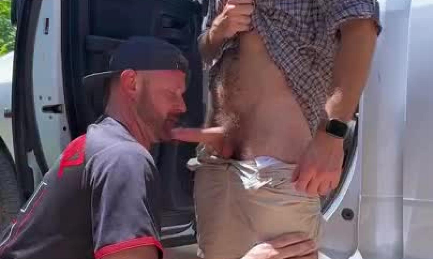 Tate Hoskins – Fucking SeattleDad In The Truck Bed