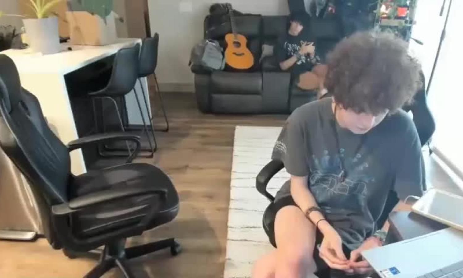 Twink blows his friend for tokens