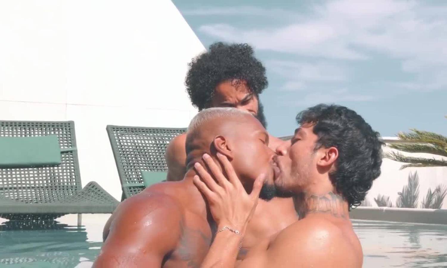 Markin Wolf, Andy Rodrigues and Caio Rodrigues – threeway poolside breeding