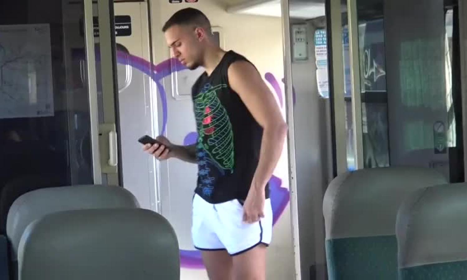 Crunchboy-Juan PEREZ slammed By Leo REX In A Public train !!