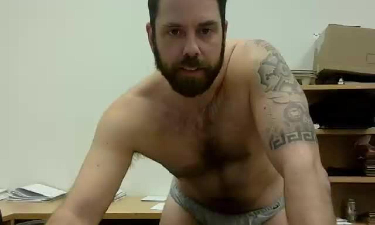 Canadian Dilf On cam