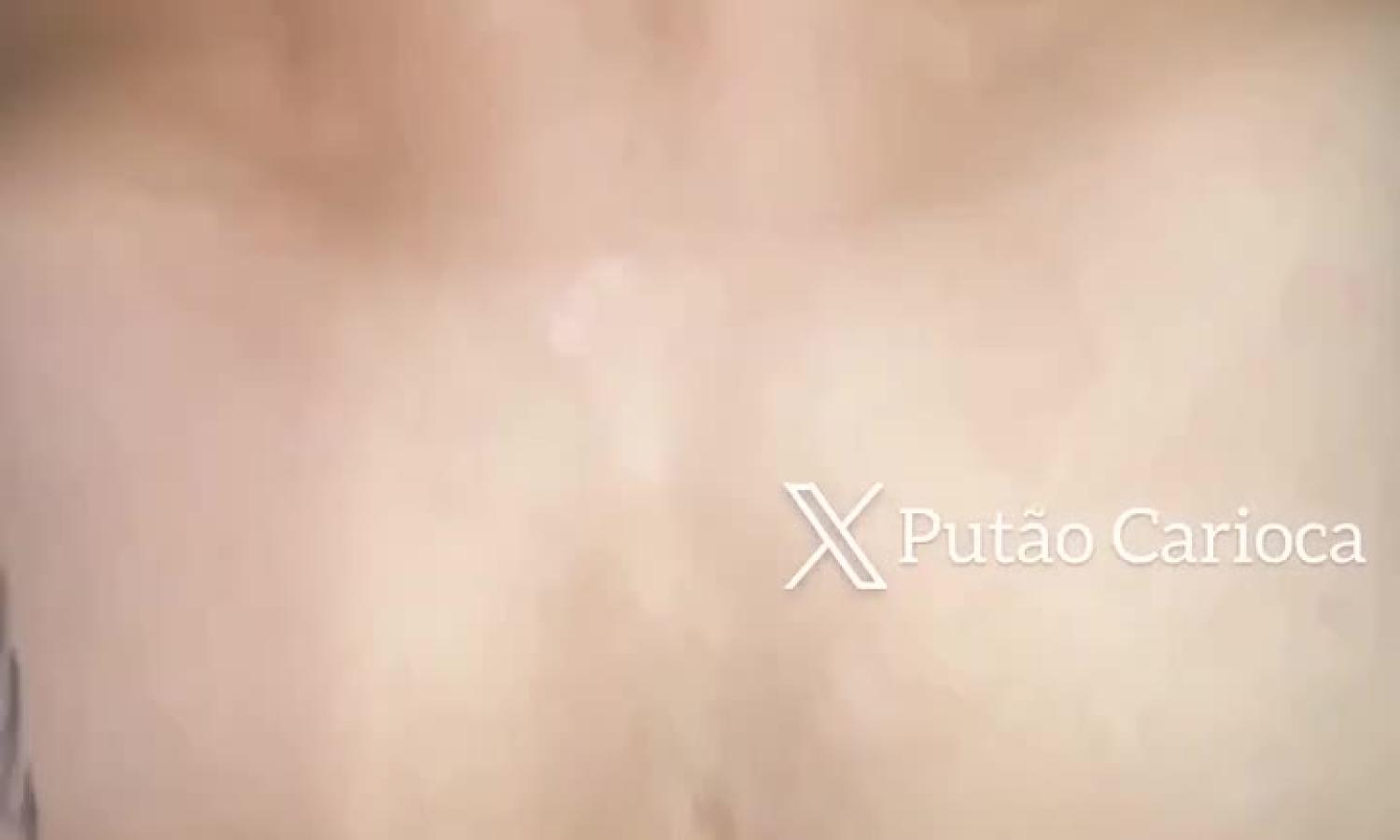 Putao Carioca – close up of a cock breeding white hole