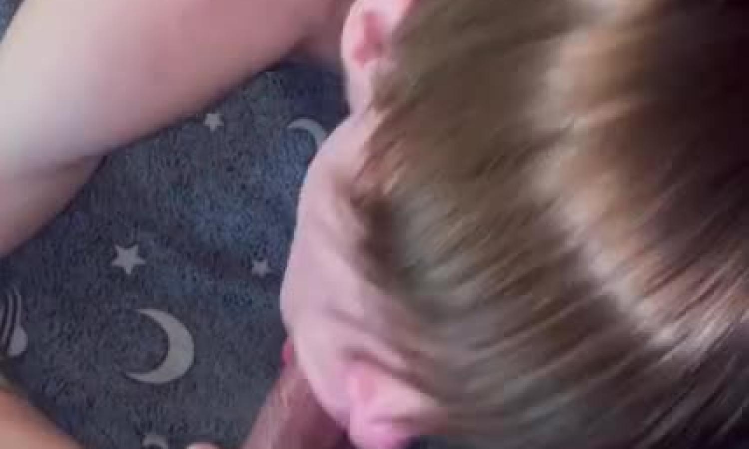 Blowjob exchange with a twink