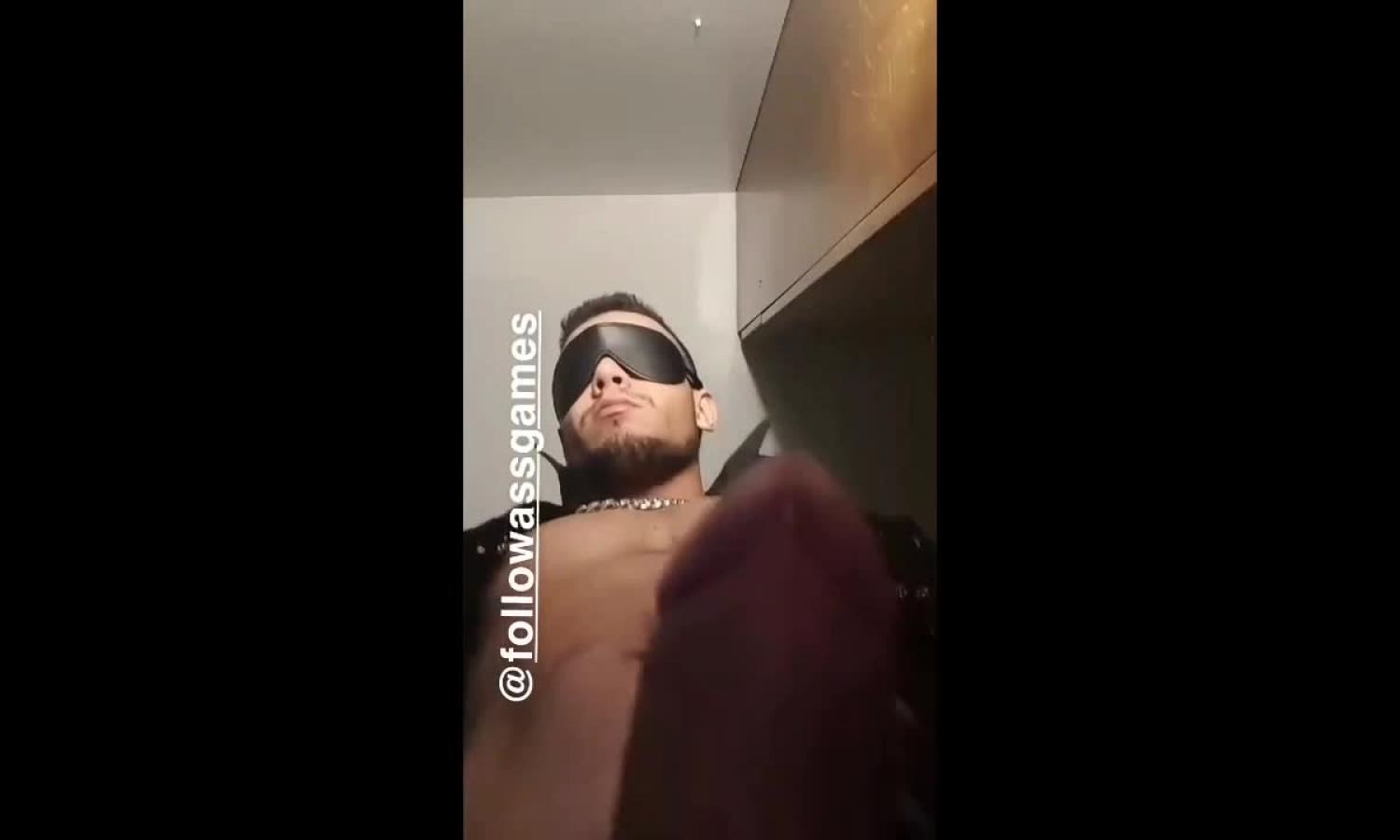 Another compilation of fit guys jerking