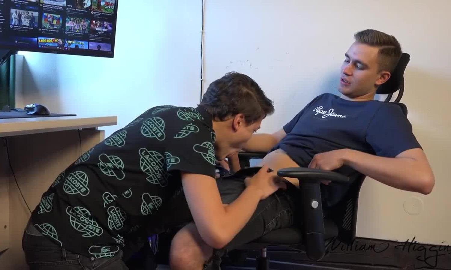 David Vazelino and Tomas Dolnak fuck raw
