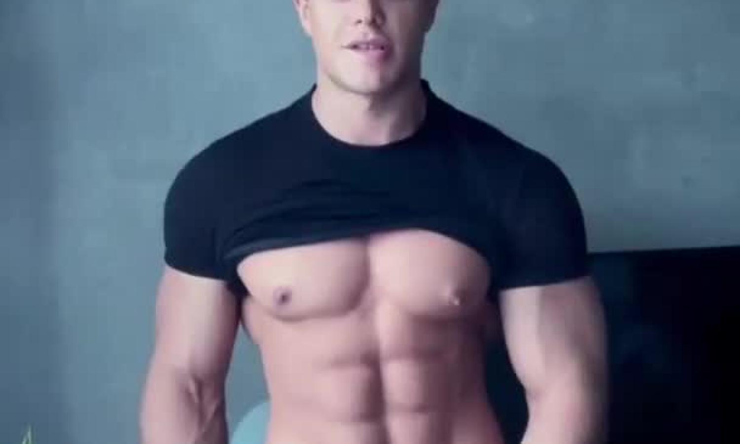 Slowly stripping while showing off my muscles and cock – Andrewad